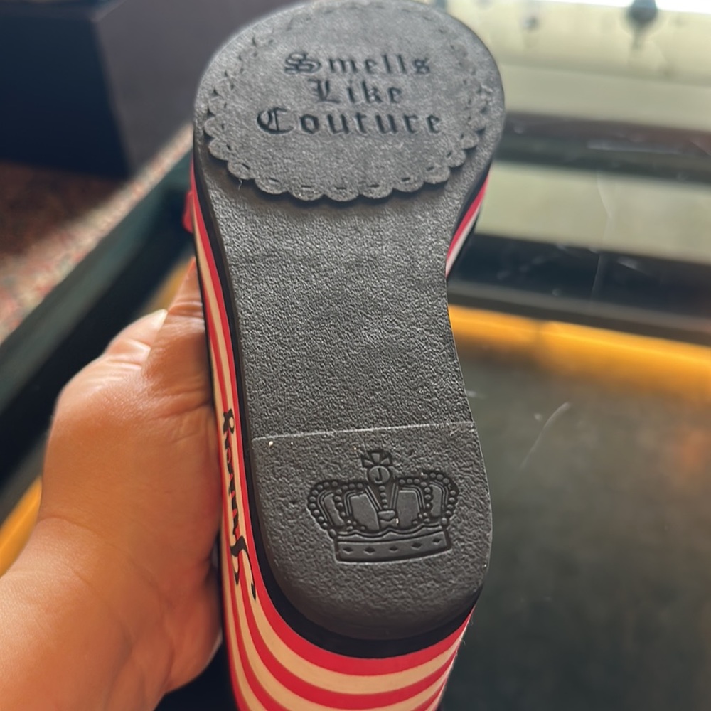NWOT Authentic Juicy Couture Wedge Heel sandals in a cheery Black , Red & white - Picture 7 of 17